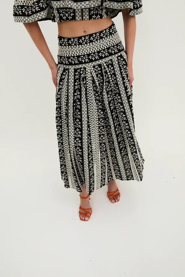 FALDA CARMEN CENEFAS NEGRO